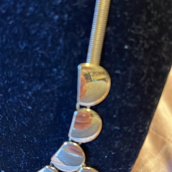 🌈3/$20 Express Gold Tone Bib Statement Necklace - Picture 2 of 5